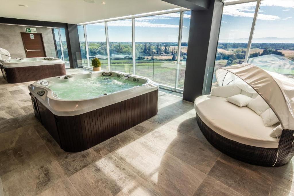 Mds Hotel Chillan Bagian luar foto The spa at the Hilton Birmingham West