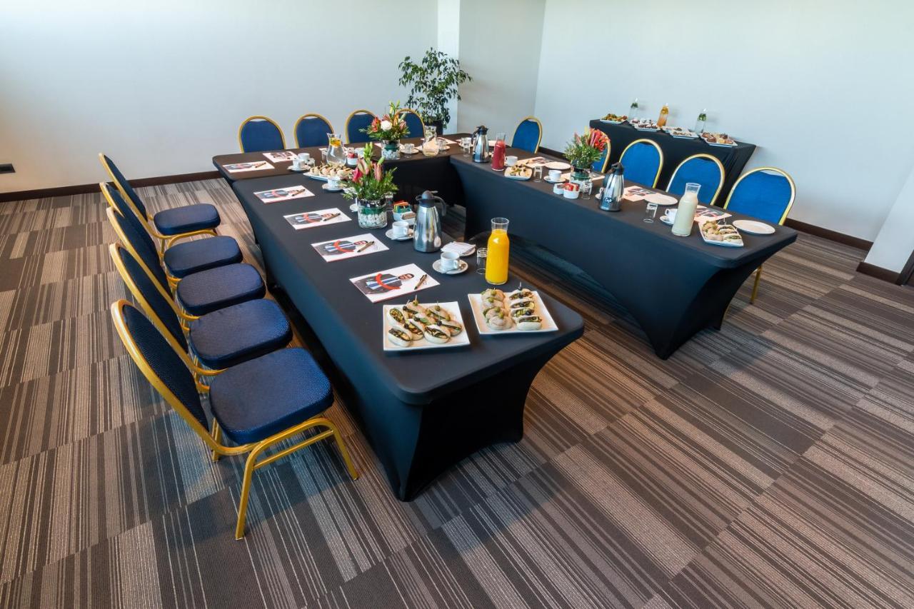 Mds Hotel Chillan Bagian luar foto Meeting room