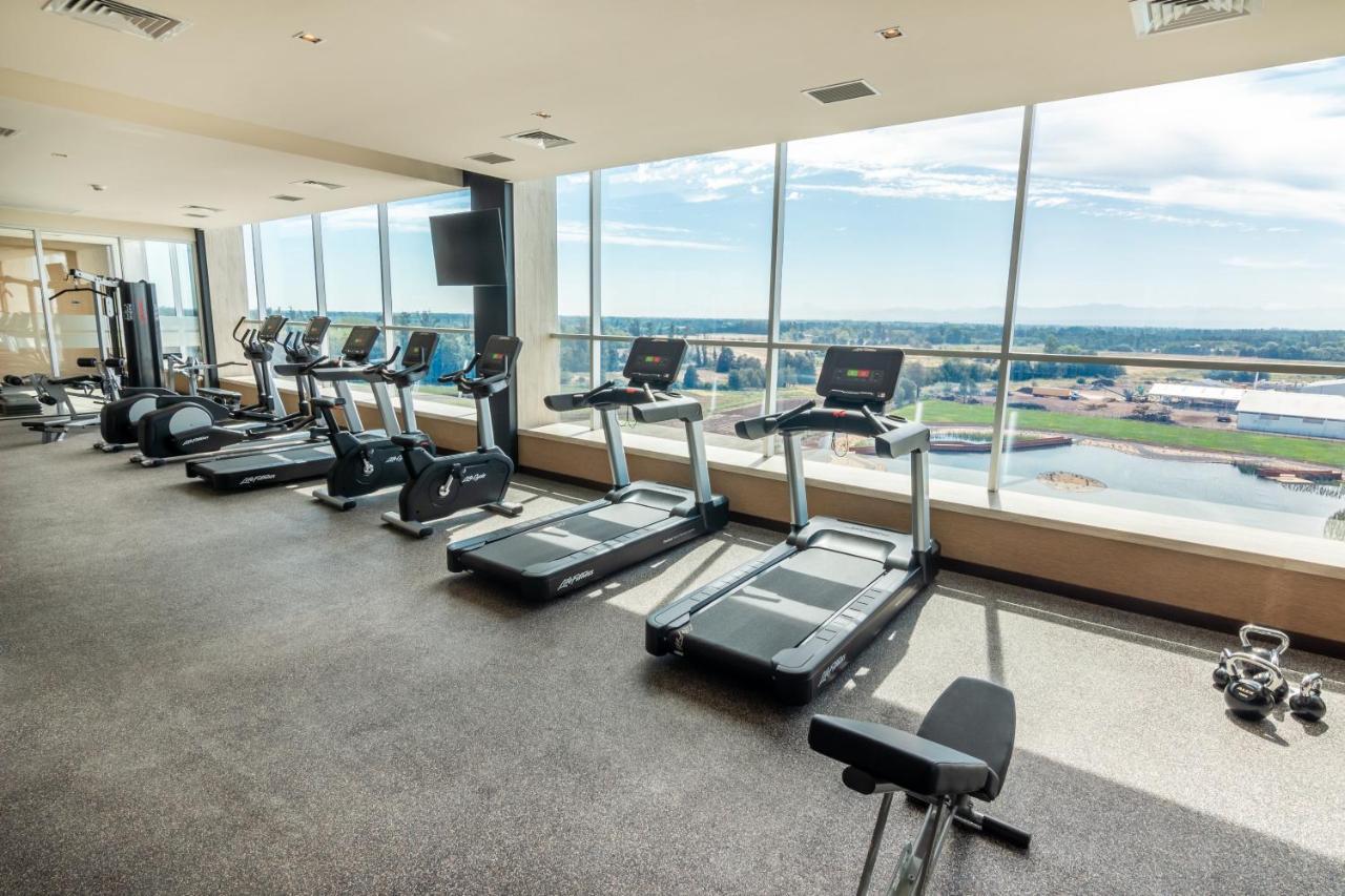 Mds Hotel Chillan Bagian luar foto The gym at the hotel